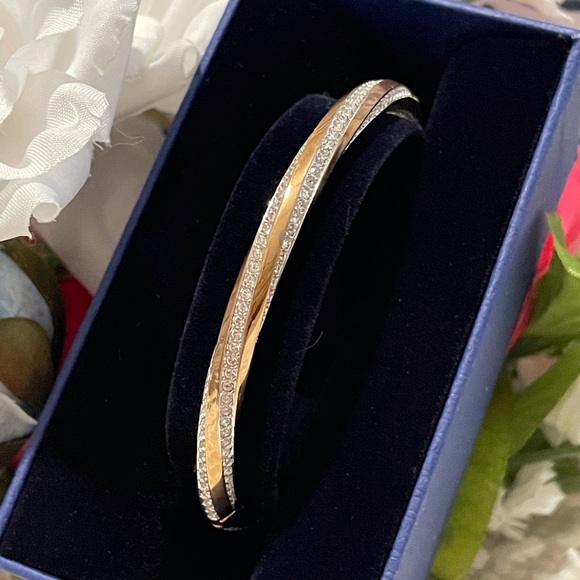 Swarovski Jewelry - 💎🦢 Authentic Swarovski Hilt Bangle